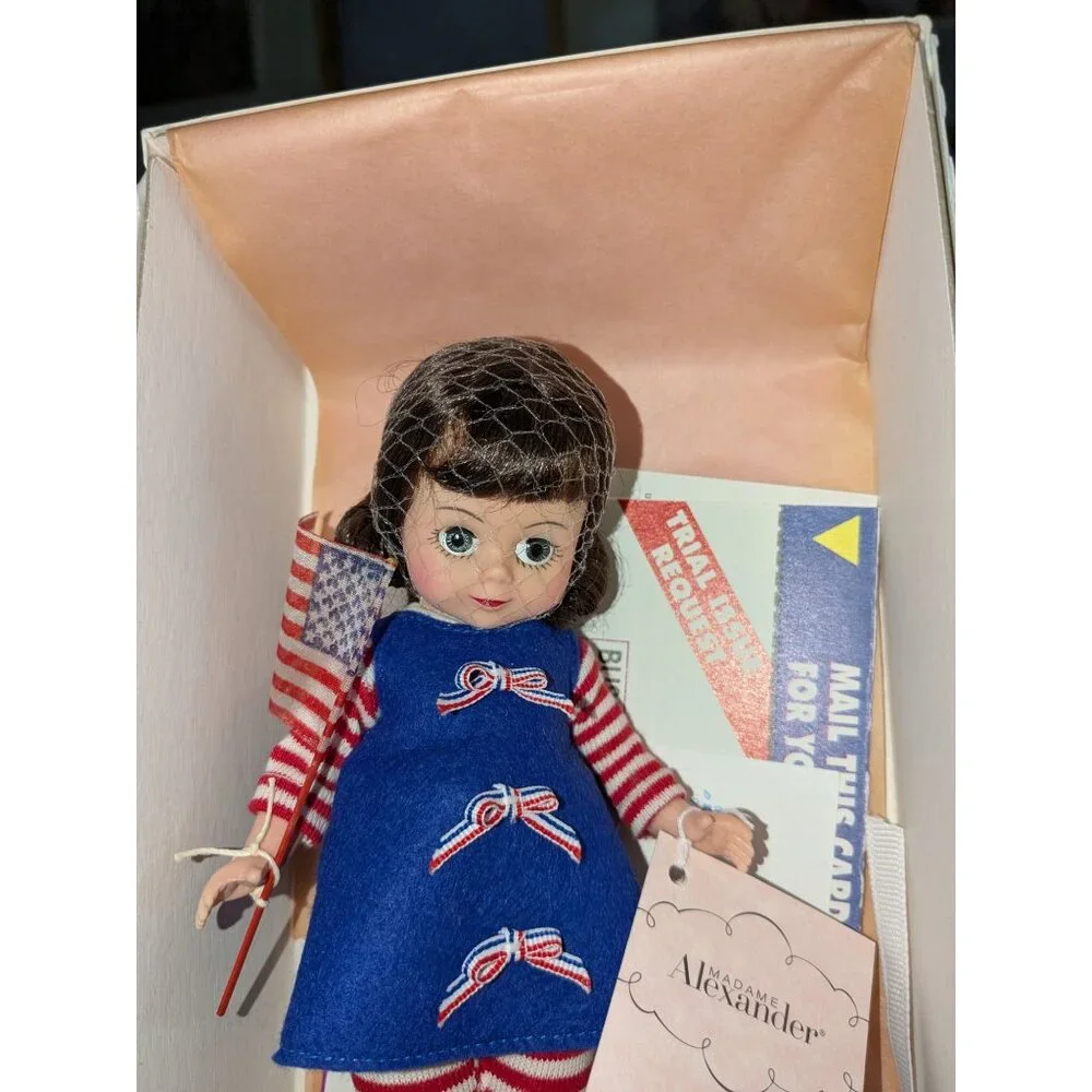 Madame Alexander Waving The Flag Maggie Doll #34395 stand Box Tag - Picture 13 of 14